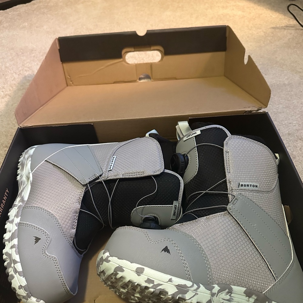 Burton Snowboard Boots in Gray and Black